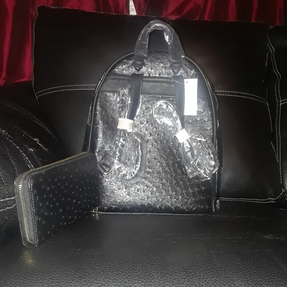 Monogram Leather backpack - Picture 3 of 3